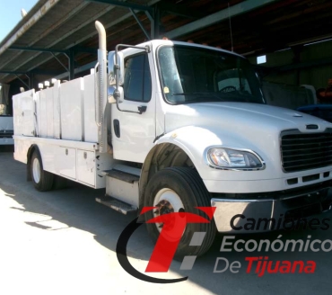 2015 FREIGHTLINER  M2 CAMION ORQUESTA 
