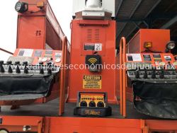 2001 INTERNATIONAL 4900 CAMION BARRENADOR CON CANASTILLA k