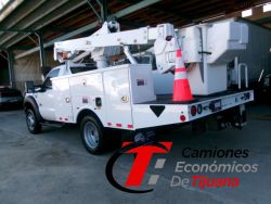 2016 FORD F550 GRUA CANASTILLA DE 14 M. CON GANCHO DE CARGA b
