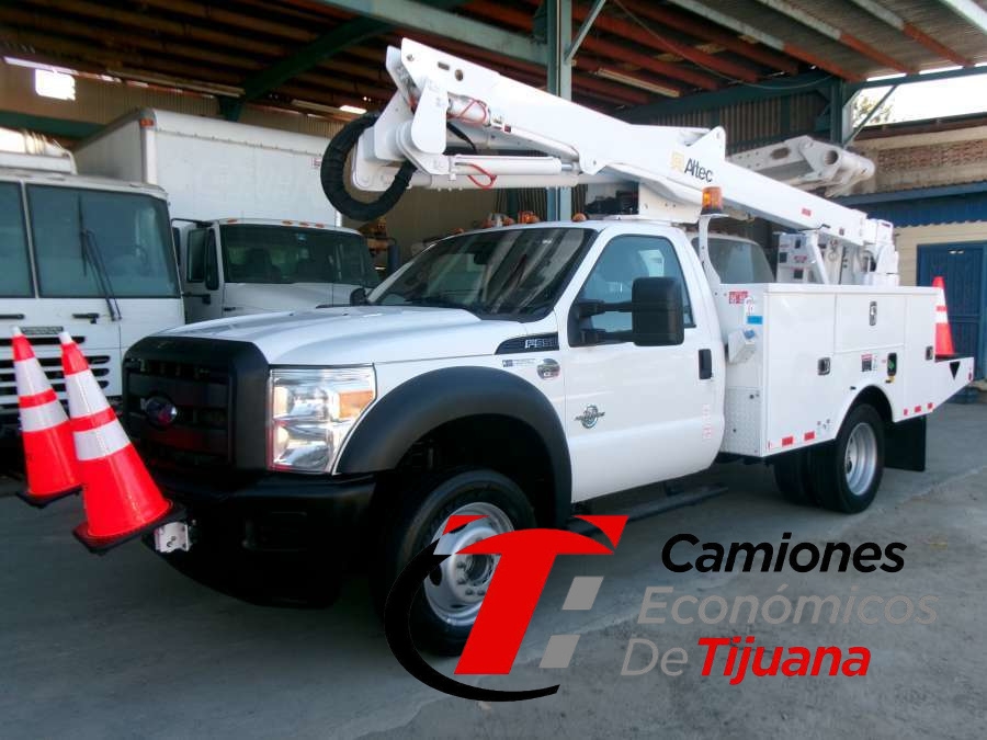 2016 FORD F550 GRUA CANASTILLA DE 14 M. CON GANCHO DE CARGA