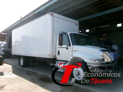 2014 INTERNATIONAL 4300 CAJA SECA DE 24&#039; CON RAMPA HID.